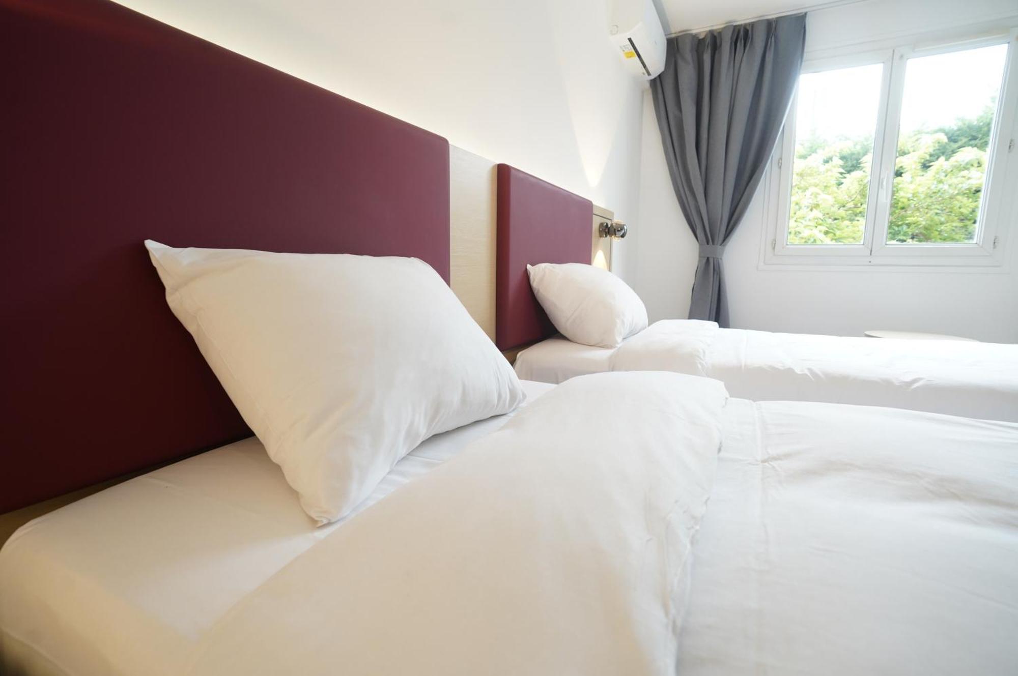 Anais Hotel Bourges Nord Saint-Doulchard Exterior foto